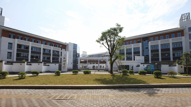 深圳市南山区丽湖中学 采用卓软多媒体教学网络系统